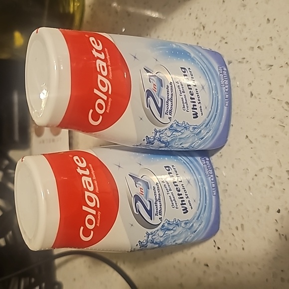 Shampoo/Conditioner, Toothpaste, and Razor Bundle - Picture 2 of 5